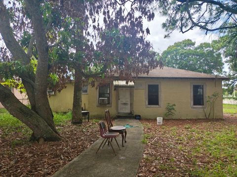 Property photo of 315 N 24th Street, Fort Pierce, FL 34950
