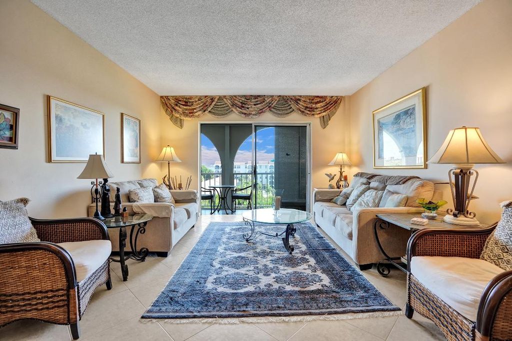 Photo of 250 NE 20th Street #5060, Boca Raton, FL 33431 (MLS # R11113041)