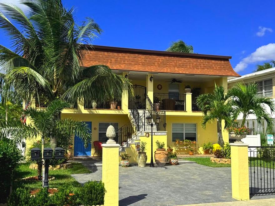 This unit won't last long! Location is amazing! Updated kitchen with great appliances and granite stone countertops. Impact windows, tankless water heater and indoor washer & dryer. 
One block from the Intracoastal, walking distance to everything. Boutique shops, world class restaurants and public beach access is a short walk from the front door.
Walkable coastal lifestyle: boat and jet ski launch a few blocks away, kayak/canoe/paddleboard launch within a few blocks as well, Bryant Park for dog owners, shops, cafés and waterfront dining minutes away. 
The Lake Worth Beach Golf Club (½ mile away) offers walkable access to an Intracoastal-front 18-hole course with clubhouse dining. 
All information deemed reliable but not guaranteed.