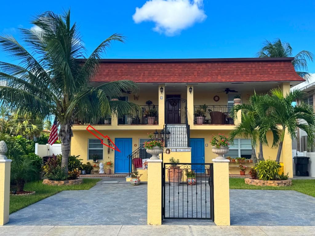 Photo of 121 S Lakeside Drive #2, Lake Worth Beach, FL 33460 (MLS # R11151977)