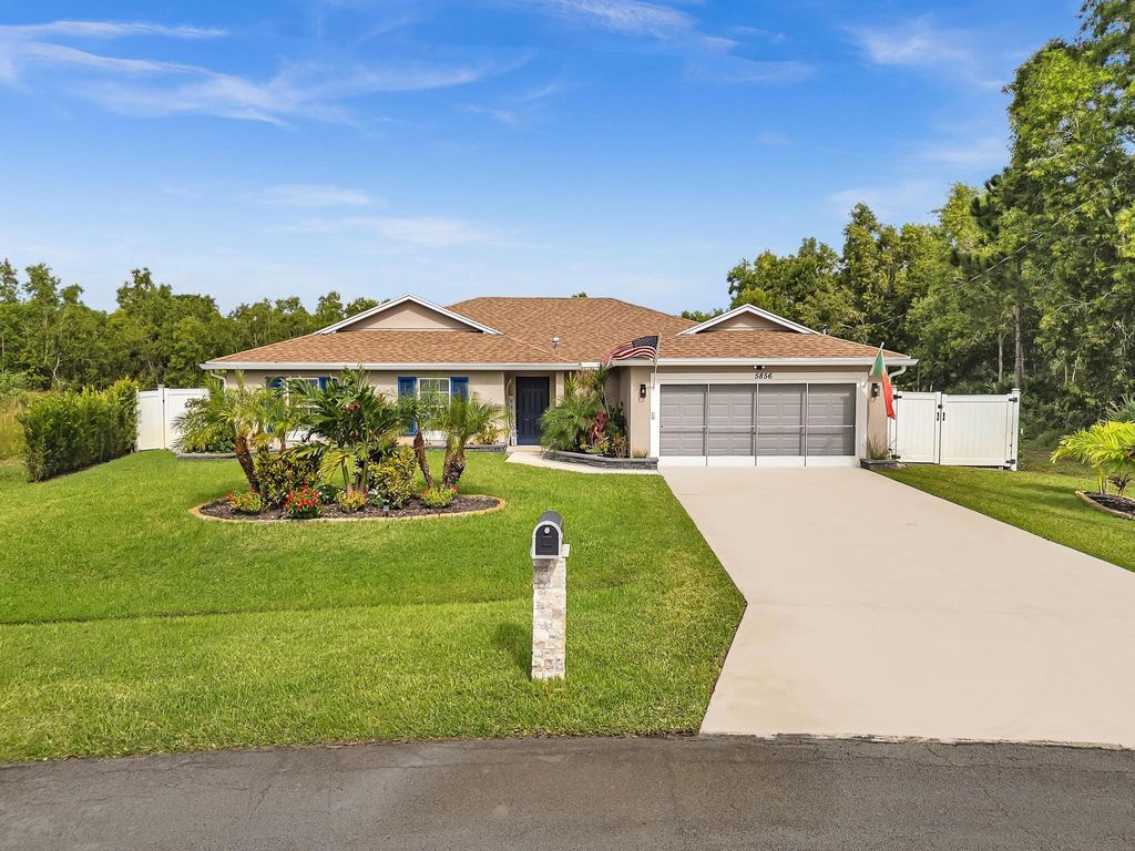 Photo of 5856 NW Cullom Circle, Port Saint Lucie, FL 34986 (MLS # F10535725)