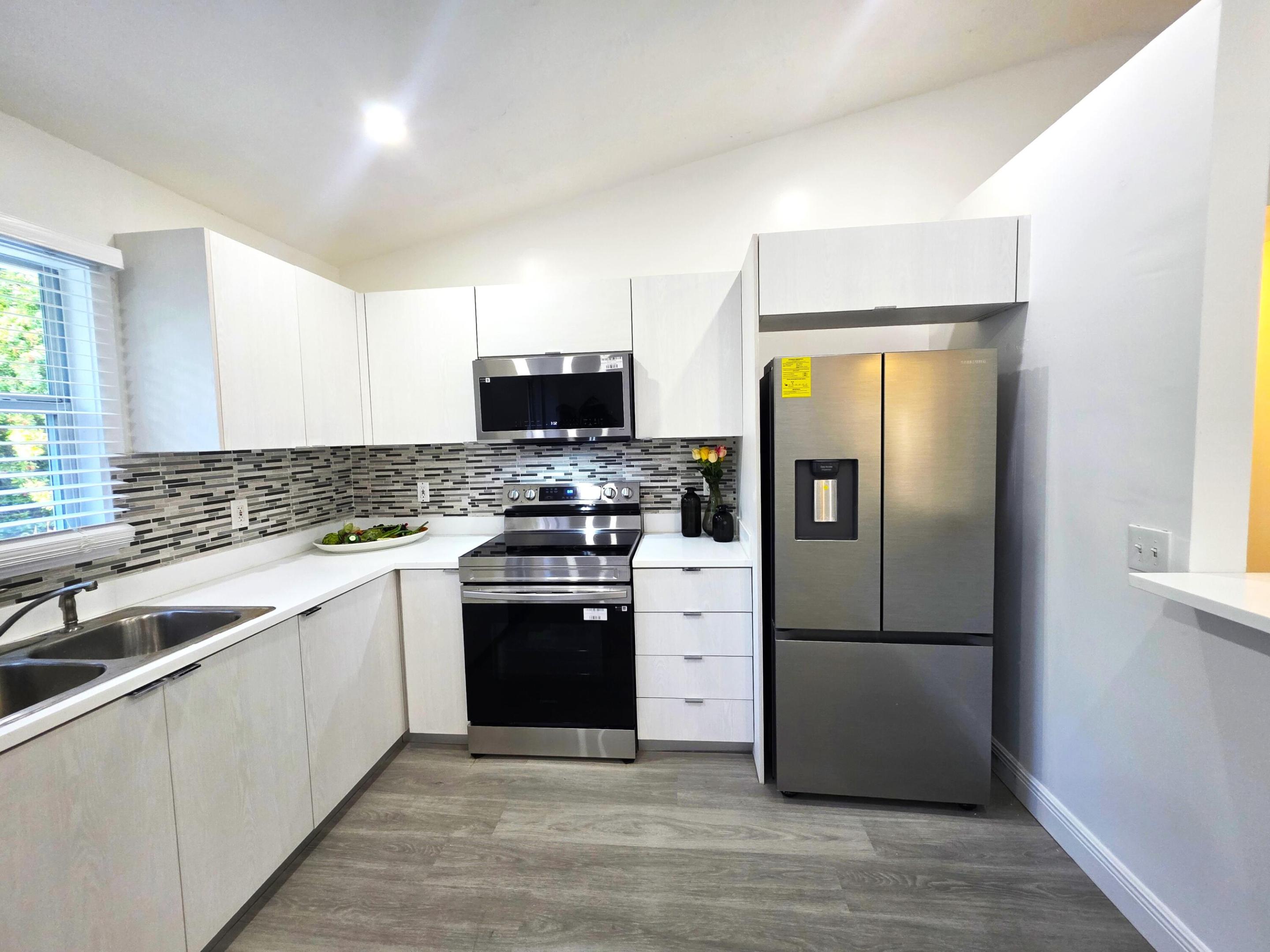 DIXIE HEIGHTS UNIT NO 3 - Residential Lease