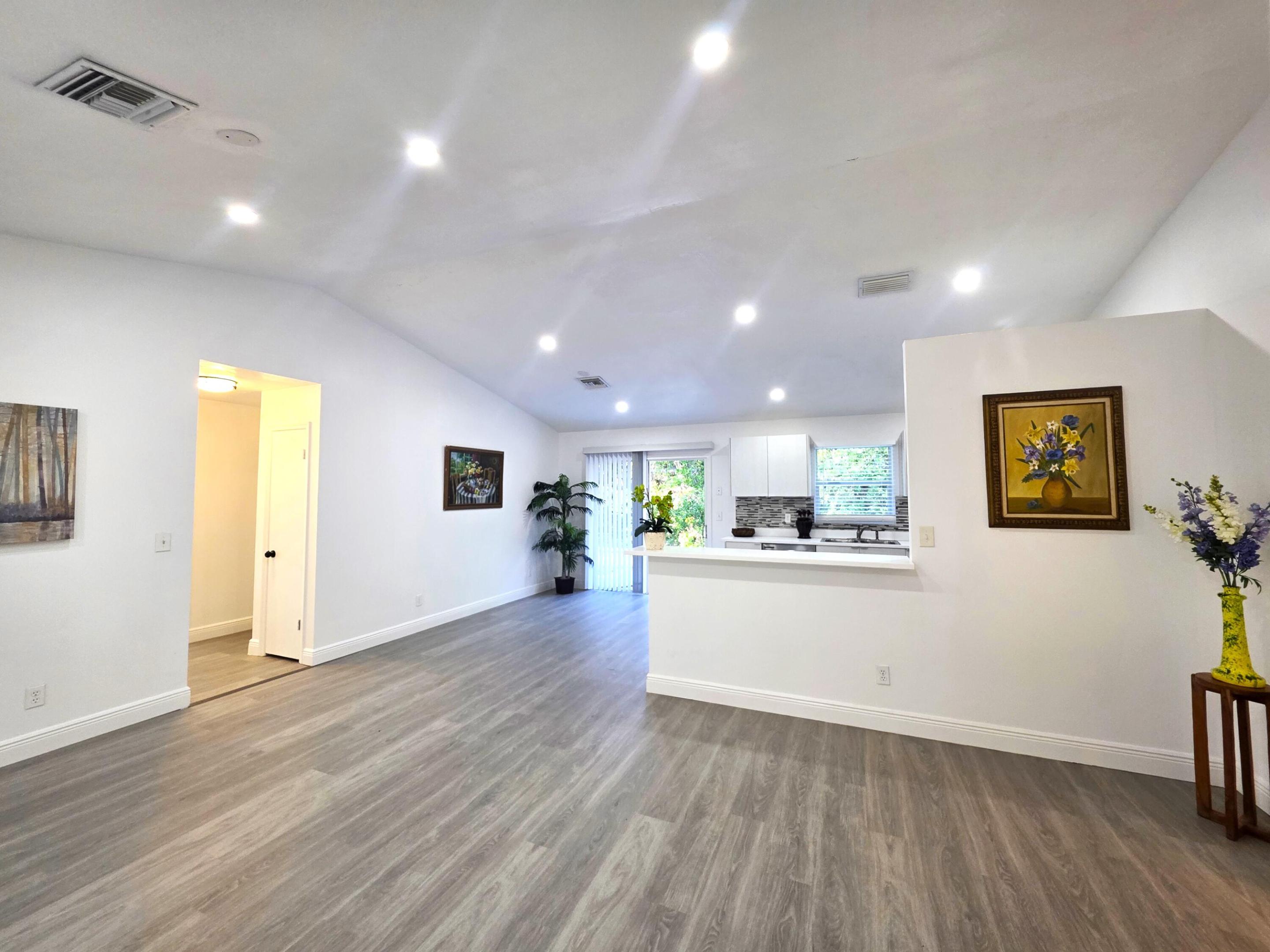 DIXIE HEIGHTS UNIT NO 3 - Residential Lease