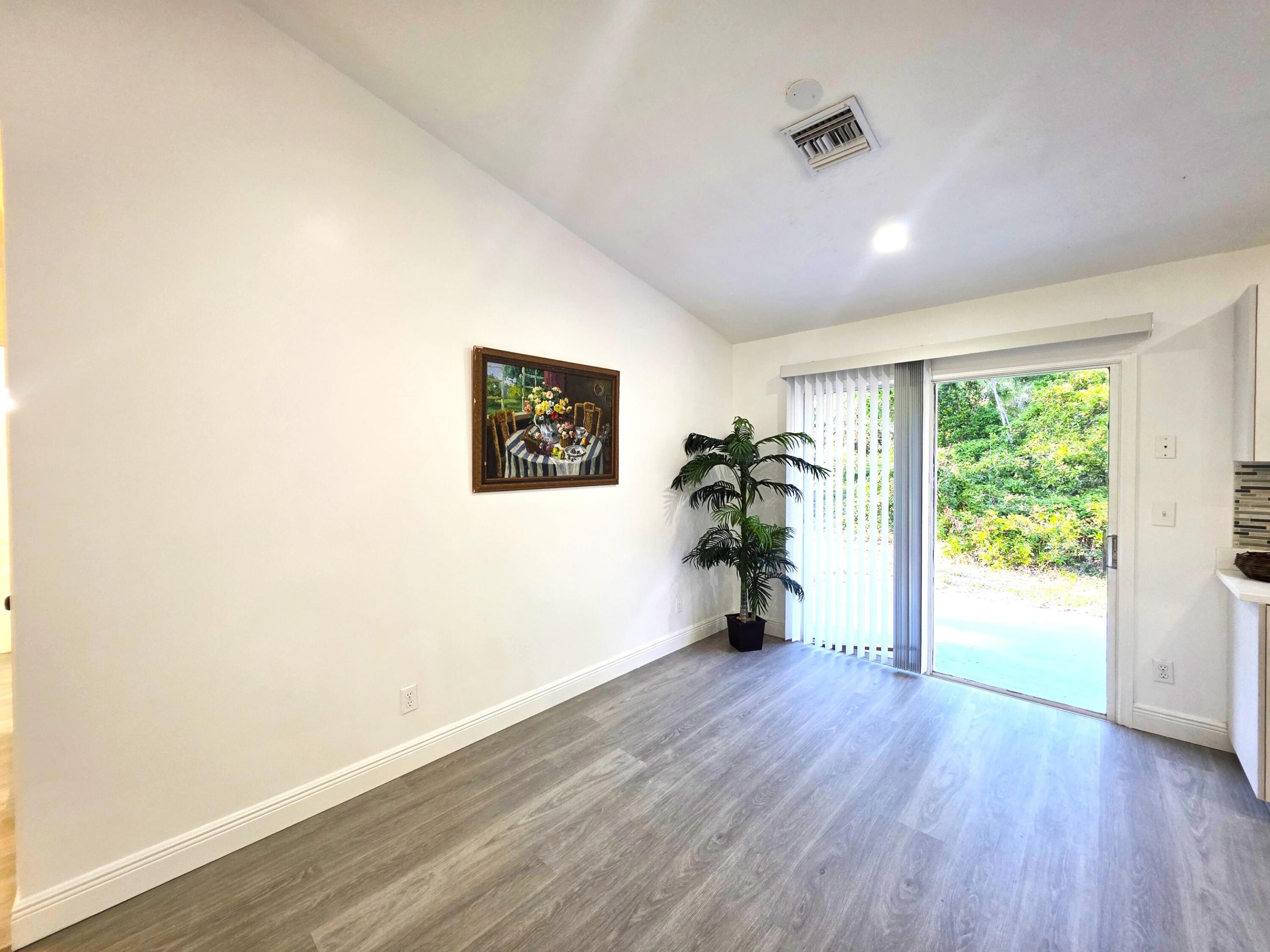 DIXIE HEIGHTS UNIT NO 3 - Residential Lease