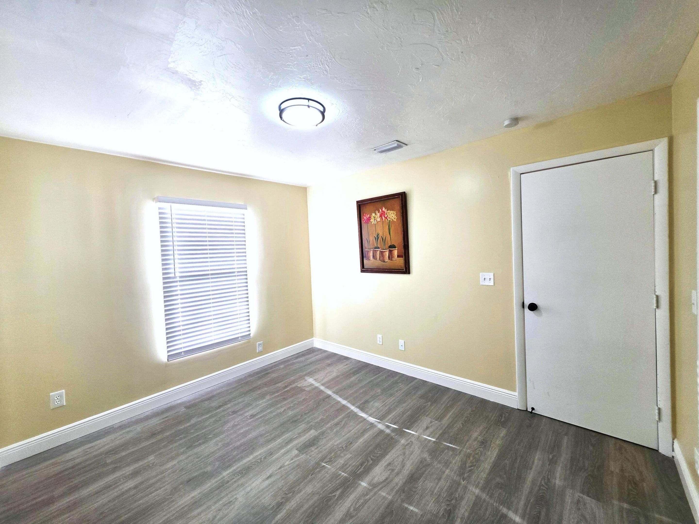 DIXIE HEIGHTS UNIT NO 3 - Residential Lease