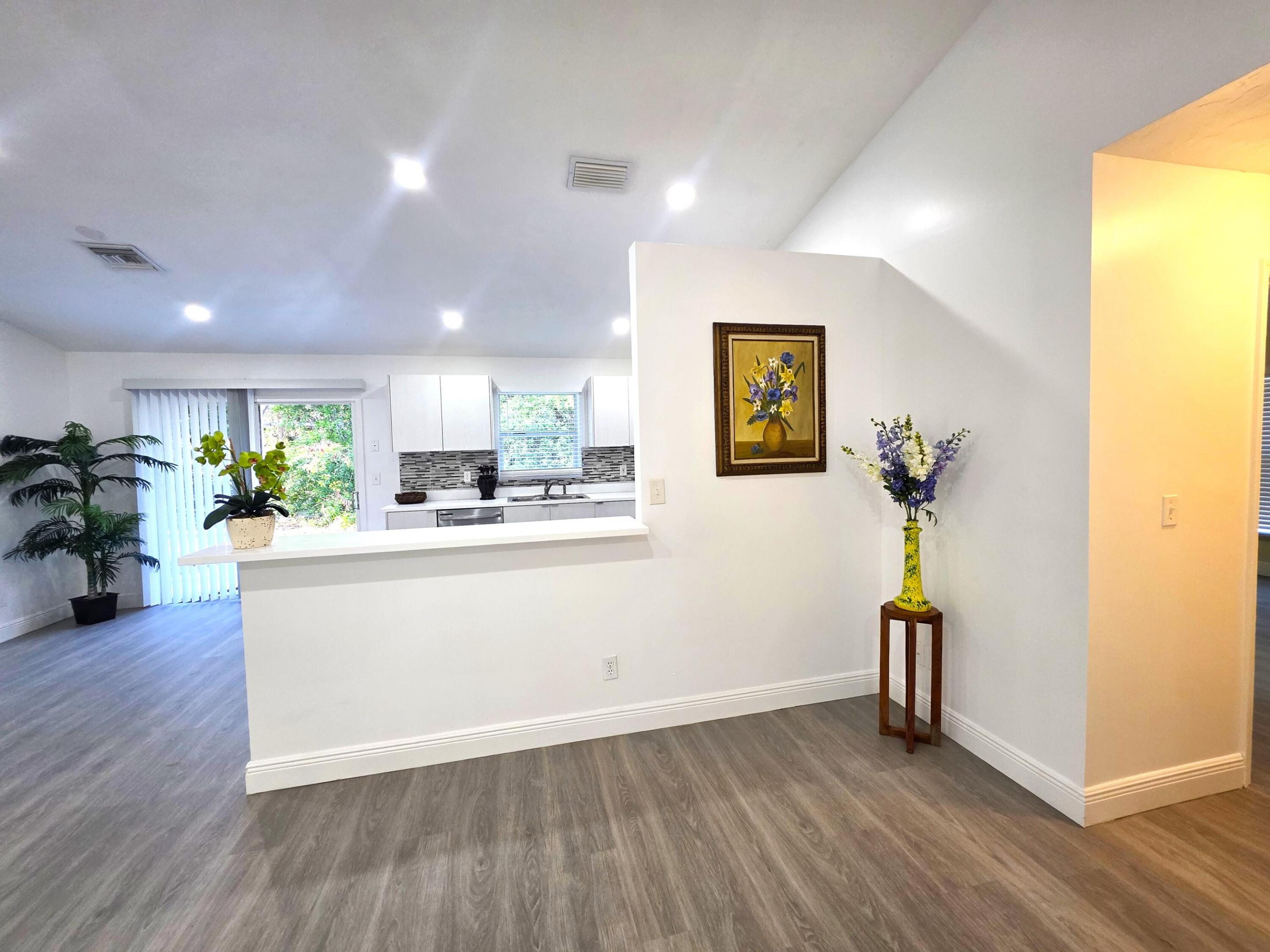 DIXIE HEIGHTS UNIT NO 3 - Residential Lease