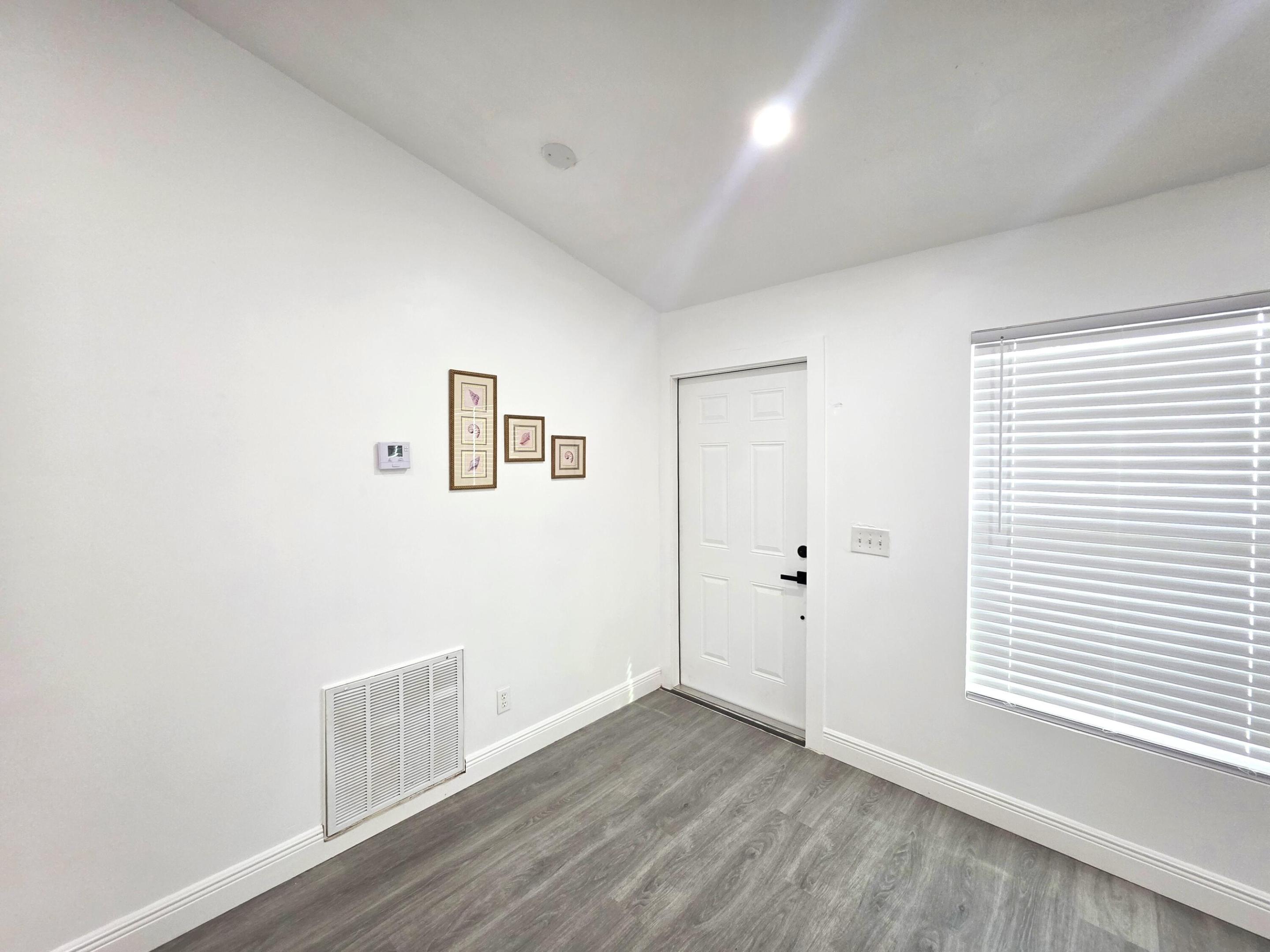 DIXIE HEIGHTS UNIT NO 3 - Residential Lease