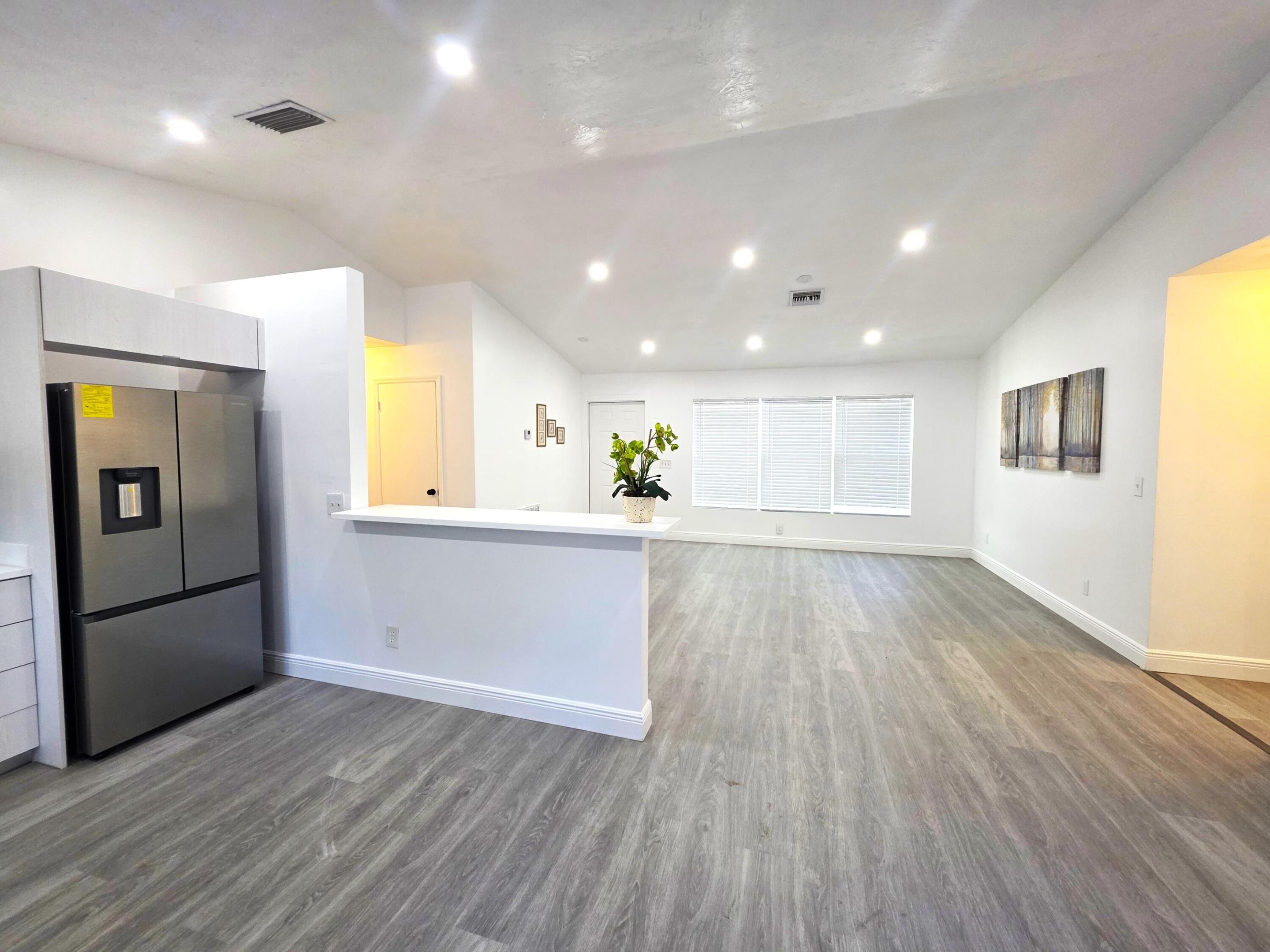 DIXIE HEIGHTS UNIT NO 3 - Residential Lease