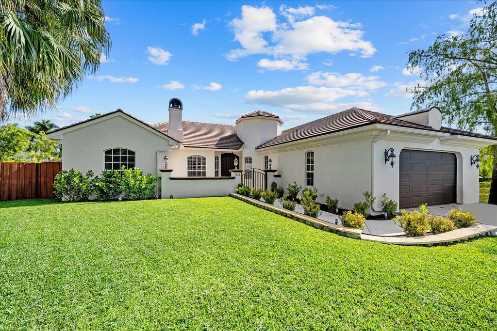 Photo of 404 Indigo Avenue, Wellington, FL 33414 (MLS # R10897572)