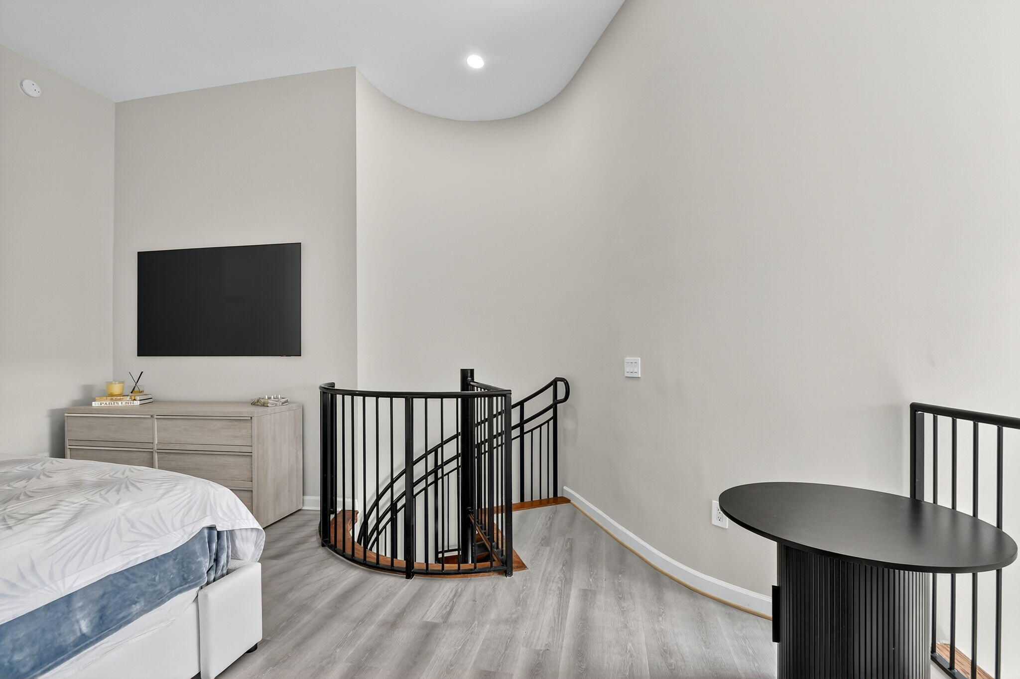 ONE CITY PLAZA CONDO - Residential