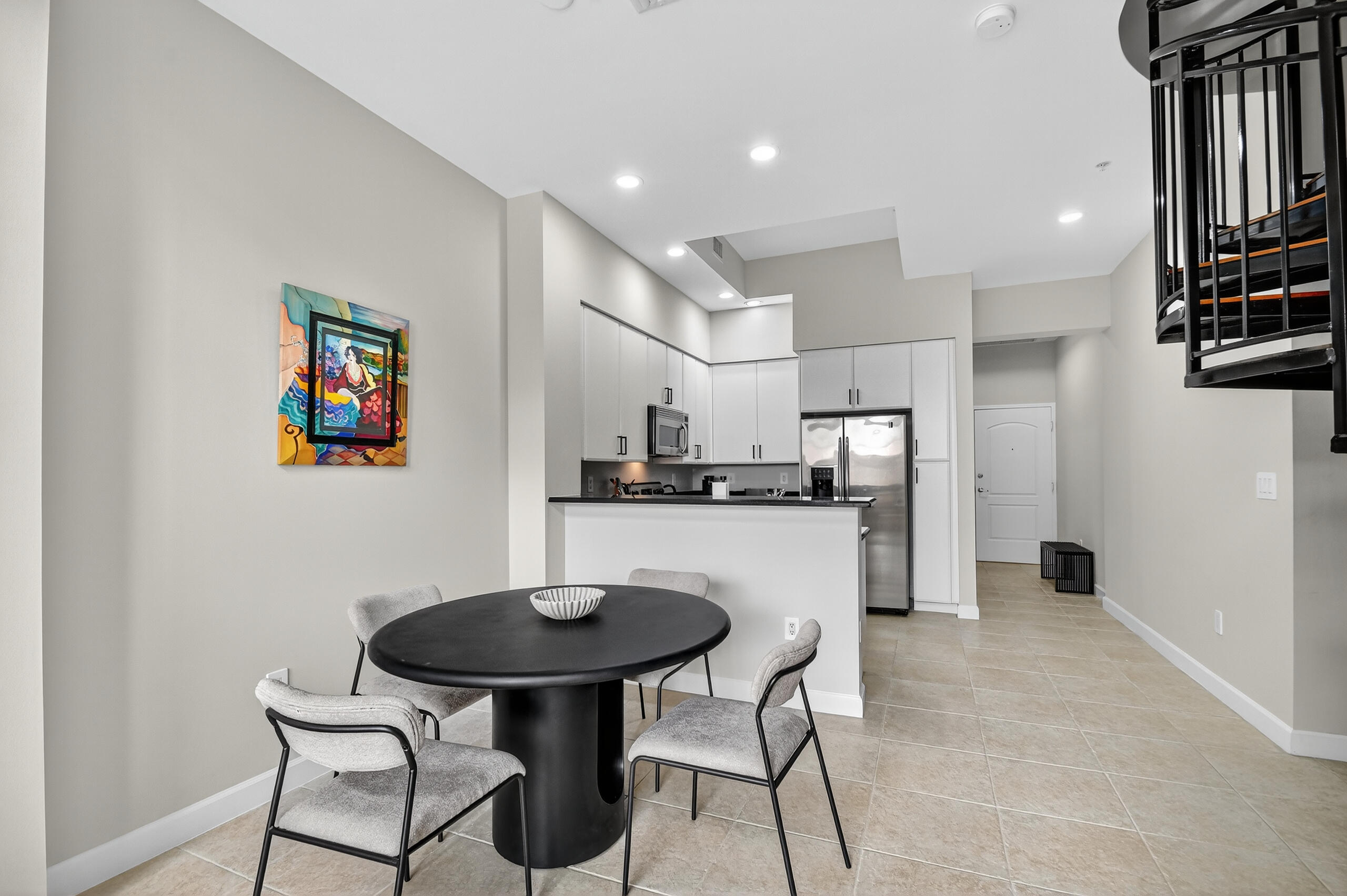 ONE CITY PLAZA CONDO - Residential