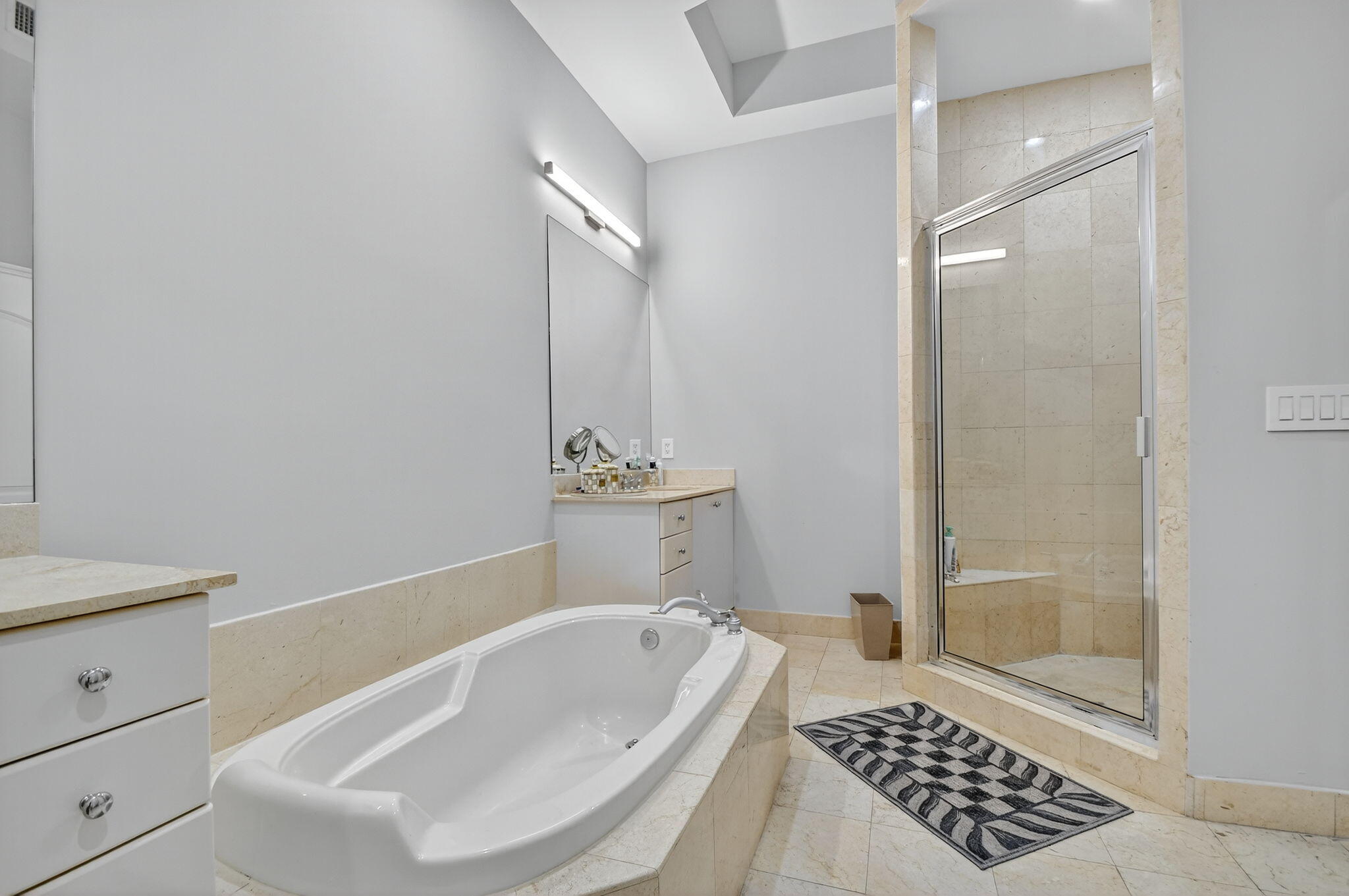 ONE CITY PLAZA CONDO - Residential