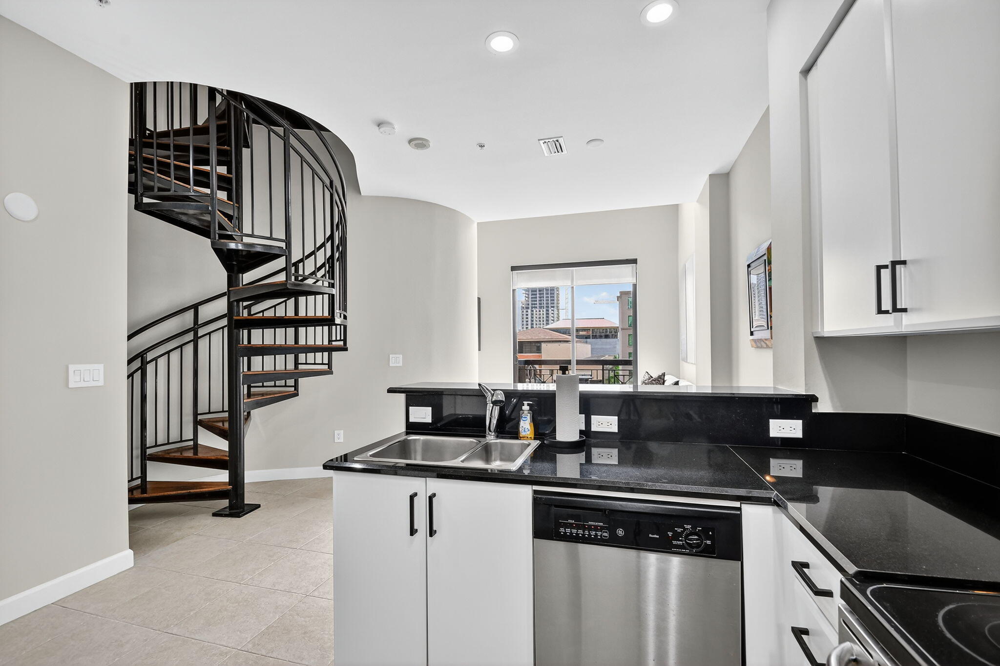 ONE CITY PLAZA CONDO - Residential