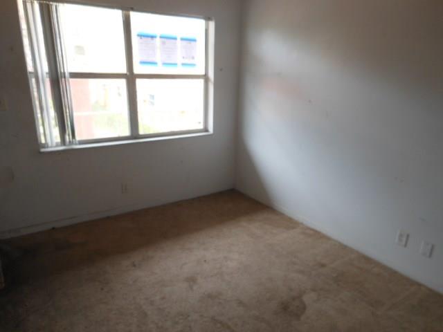 COURTS AT OAKLAND PARK - Residential