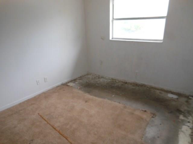 COURTS AT OAKLAND PARK - Residential