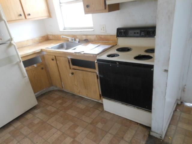 COURTS AT OAKLAND PARK - Residential