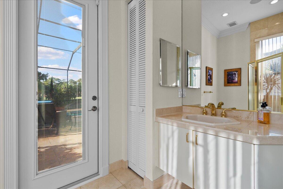 BREAKERS WEST 16 - Residential