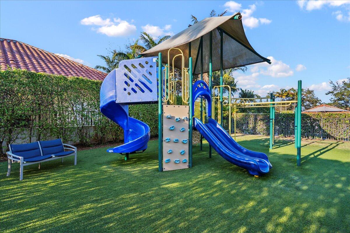 BREAKERS WEST 16 - Residential