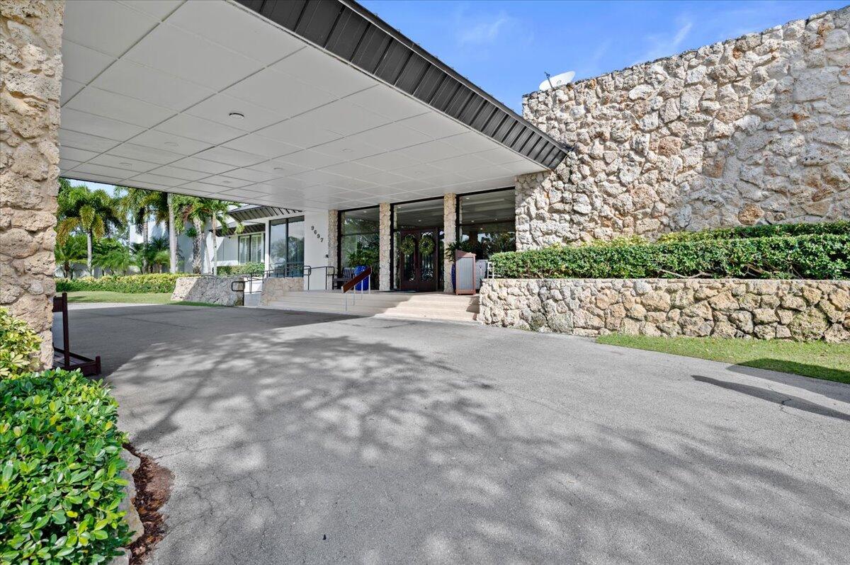 BREAKERS WEST 16 - Residential