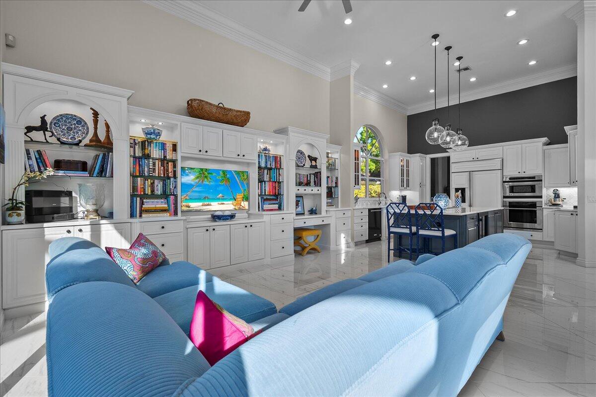 BREAKERS WEST 16 - Residential