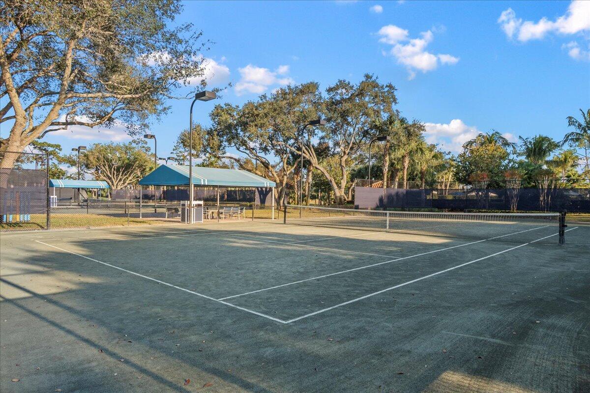 BREAKERS WEST 16 - Residential