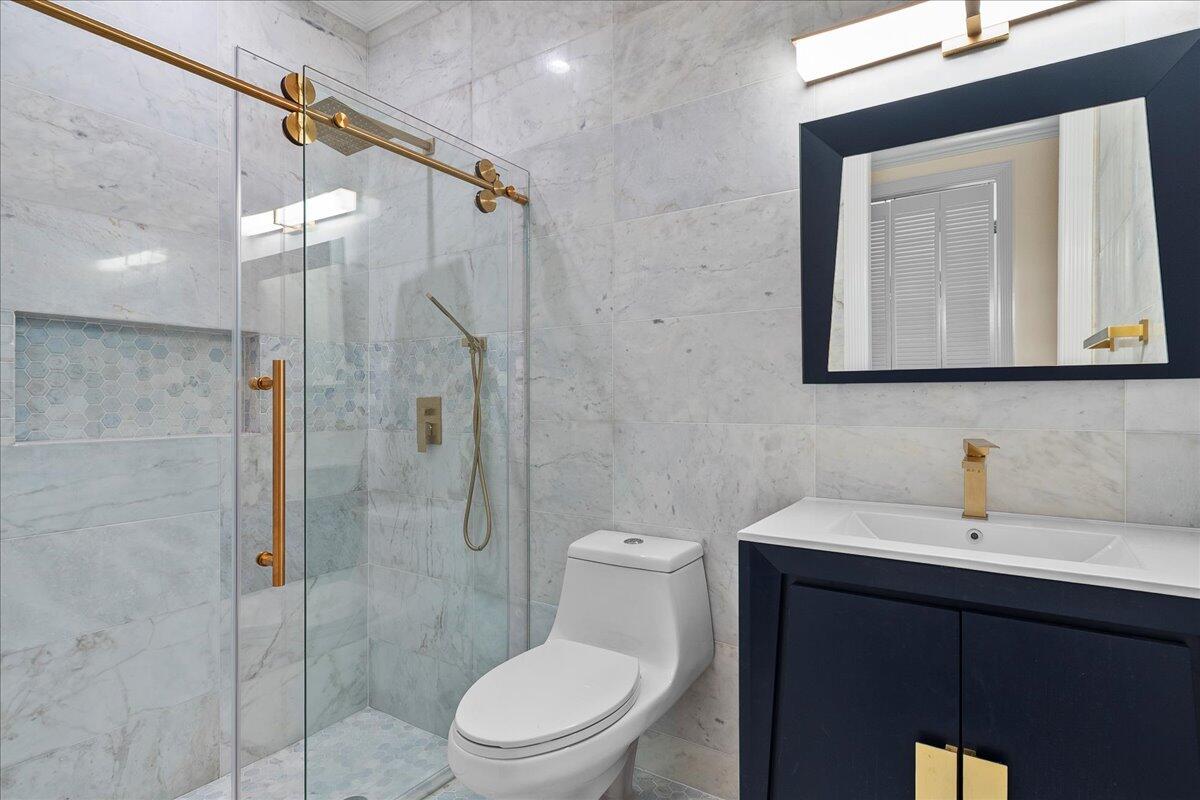 BREAKERS WEST 16 - Residential