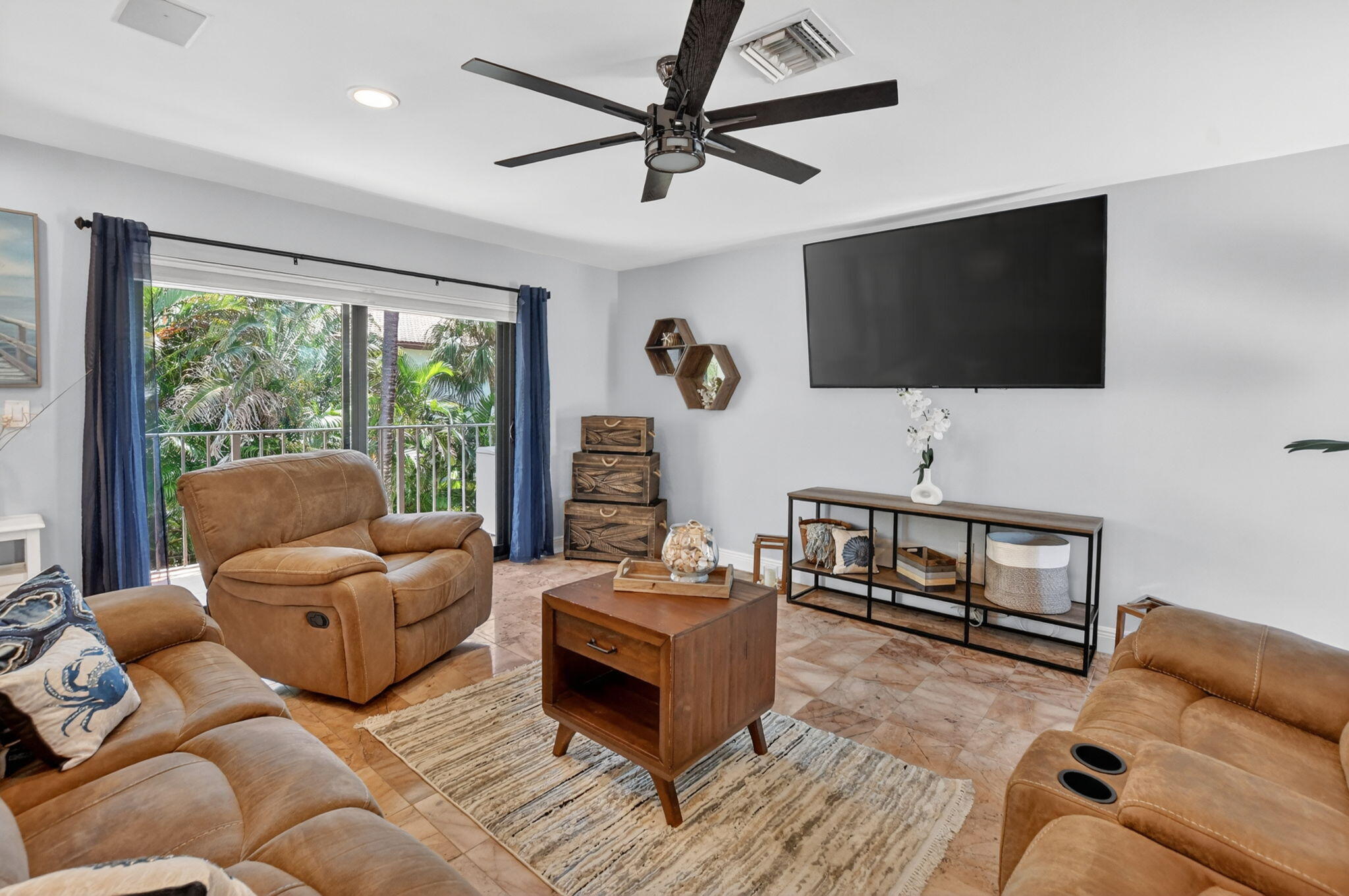 CEAIRE CONDO - Residential