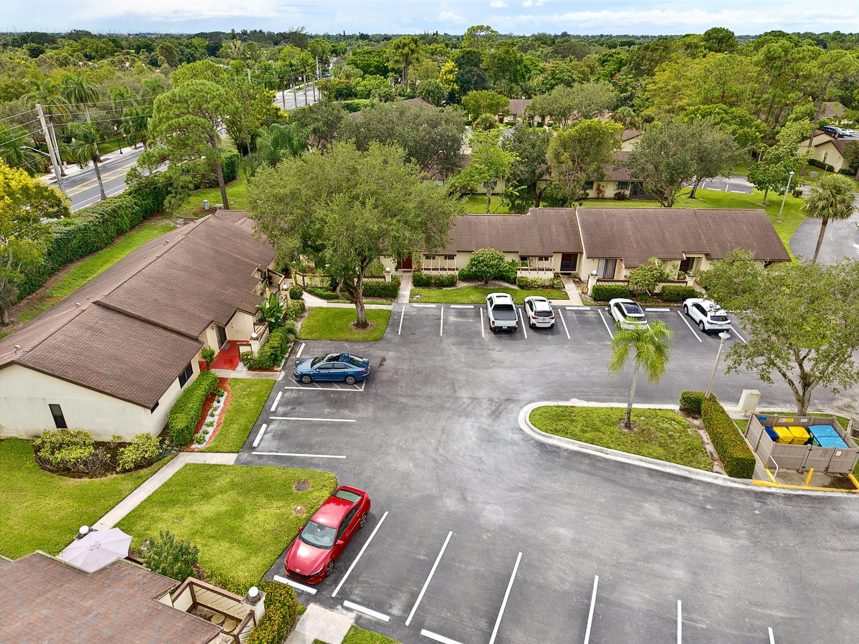 Properties 13 Bay Cedar Court