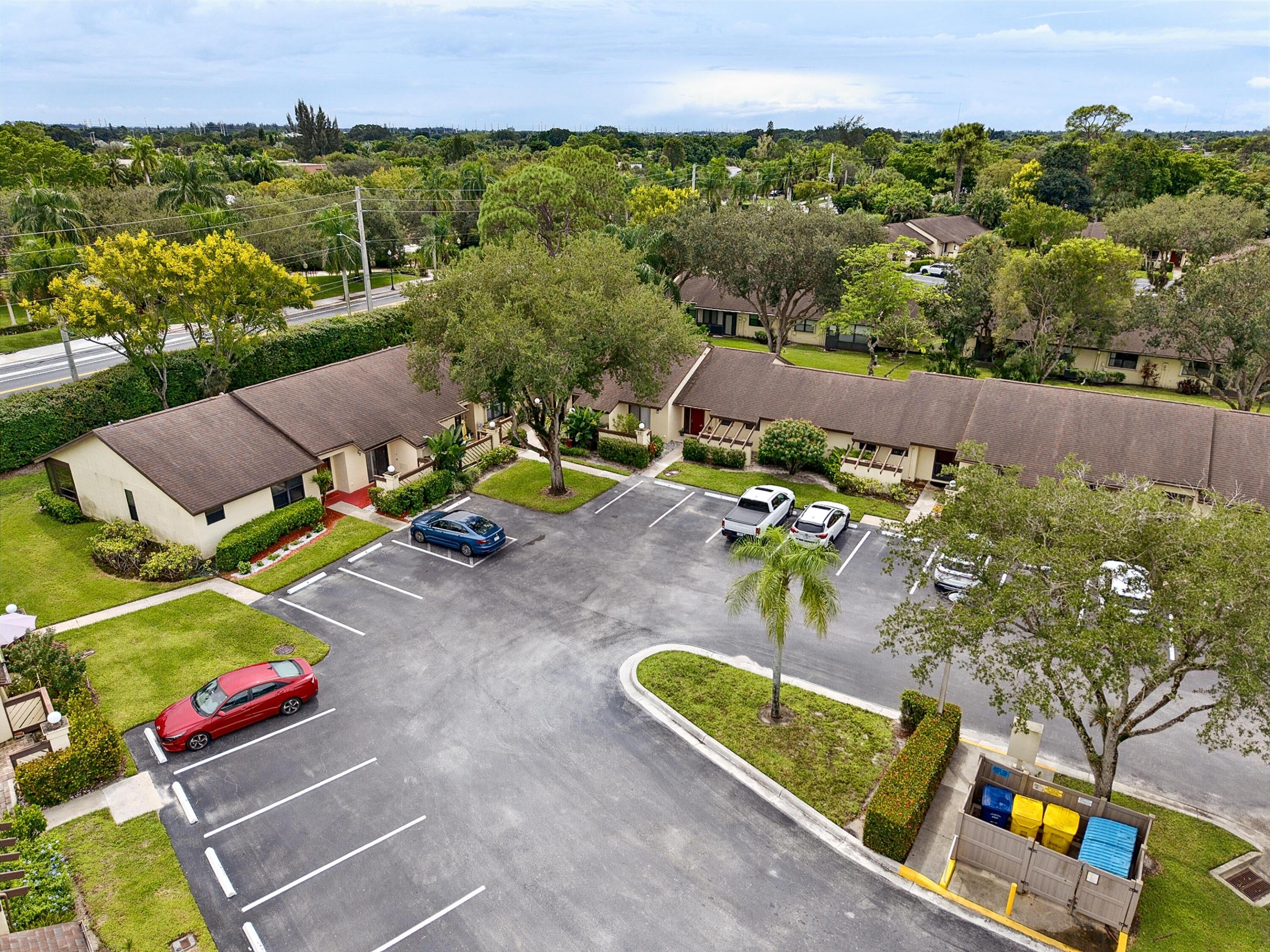 Properties 13 Bay Cedar Court