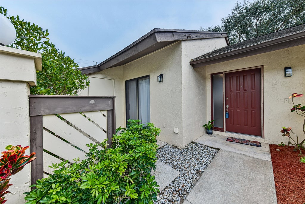 Photo of 13 Bay Cedar Court, Royal Palm Beach, FL 33411 (MLS # B26080733)