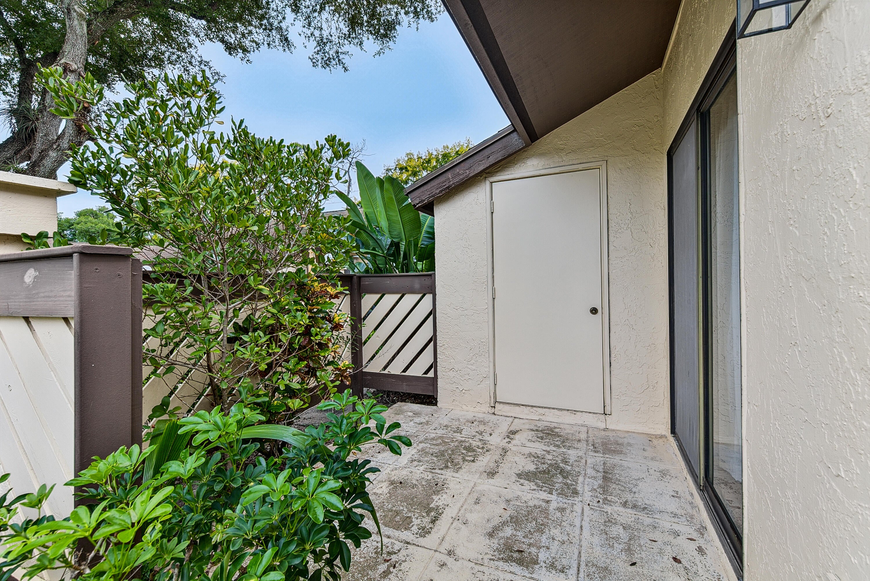 Properties 13 Bay Cedar Court