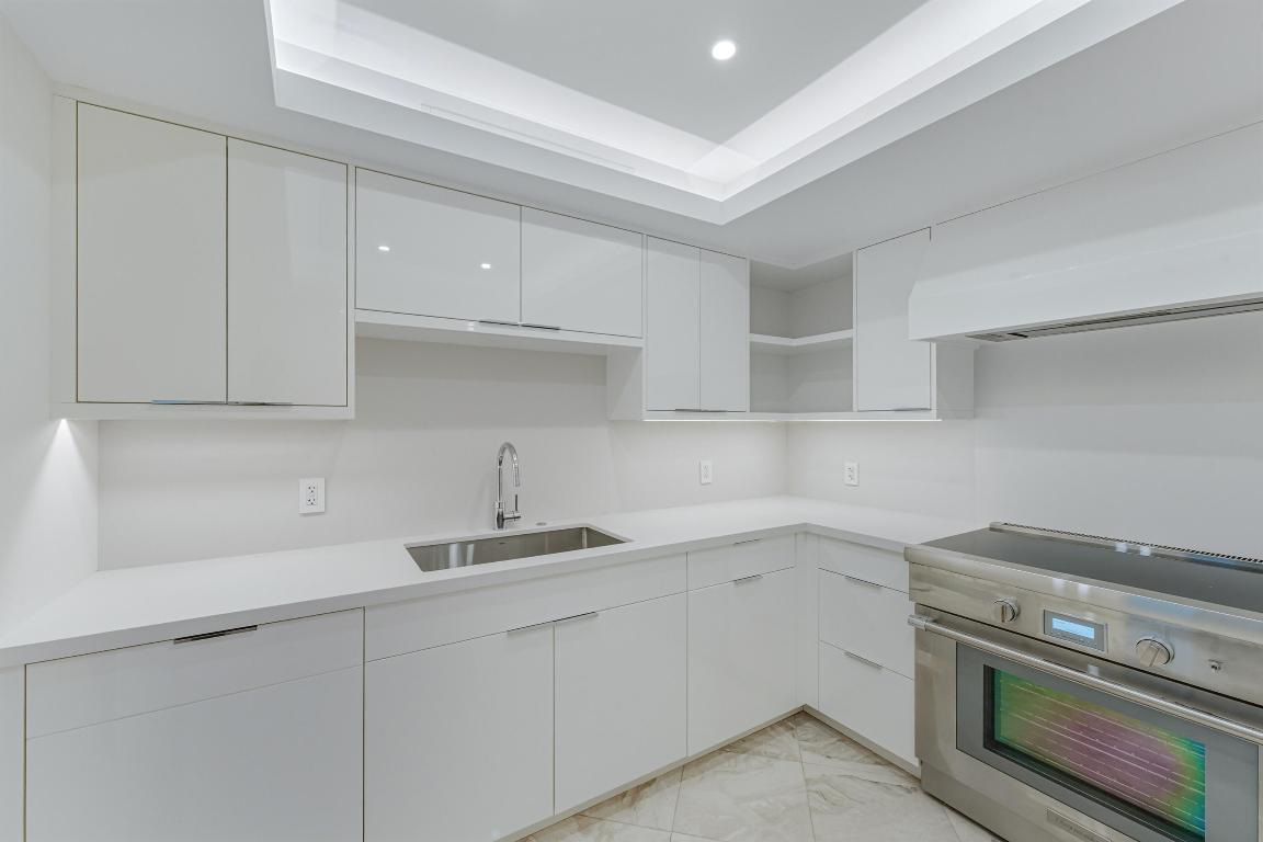 WINTHROP HOUSE CONDO - Residential