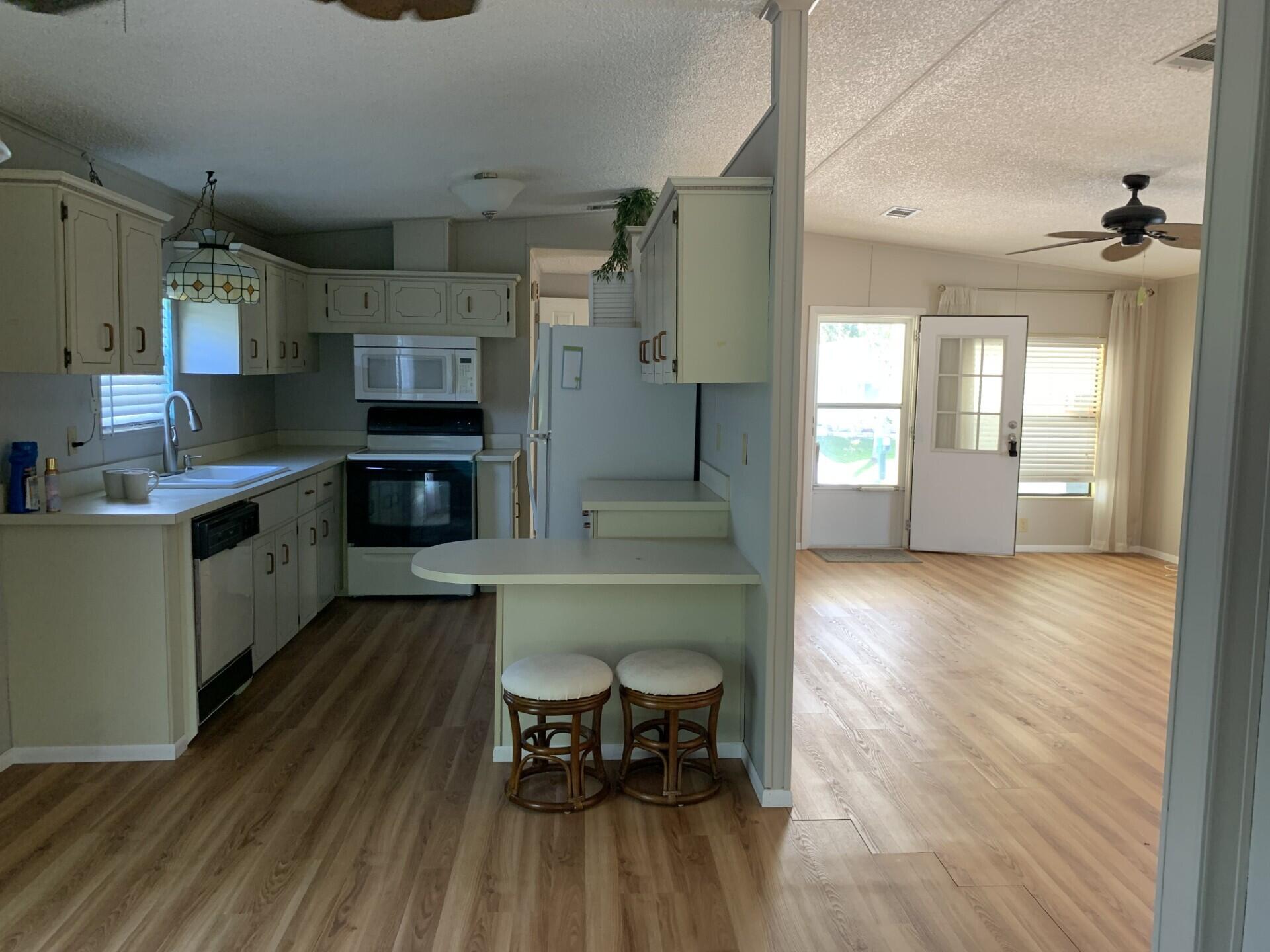 Spanish Lakes Country Clu - Residential