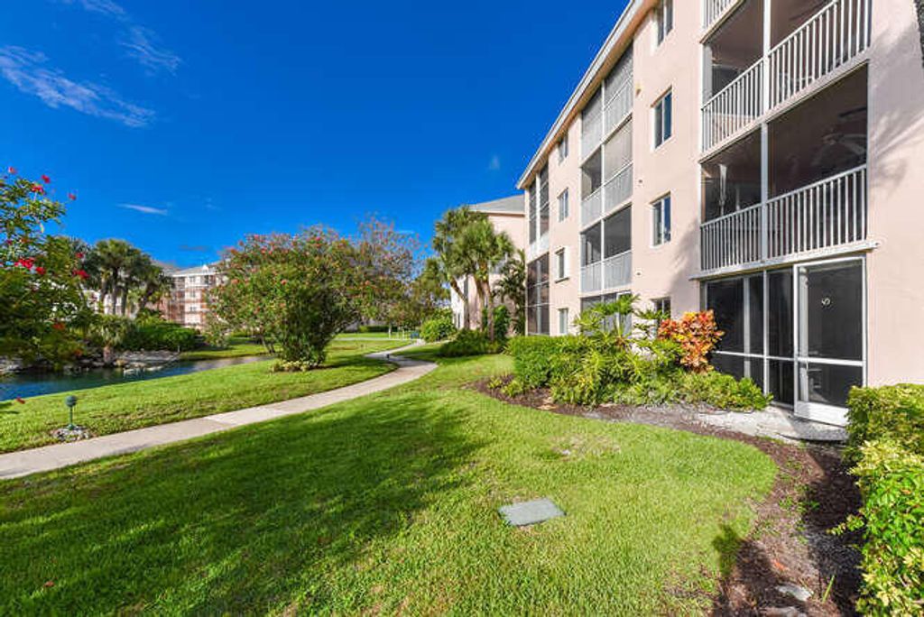 Photo of 353 S Us Hwy 1 #D103, Jupiter, FL 33477 (MLS # B26005224)