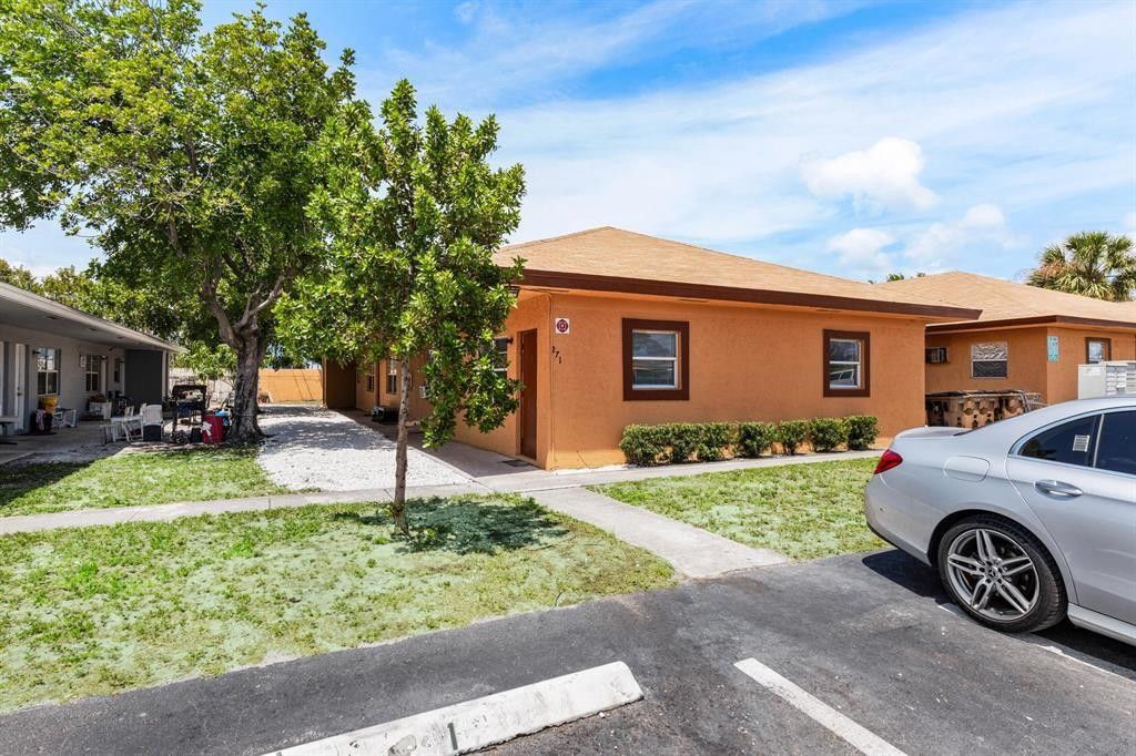 Photo of 279 SW 1st Street #2, Deerfield Beach, FL 33441 (MLS # F10507553)