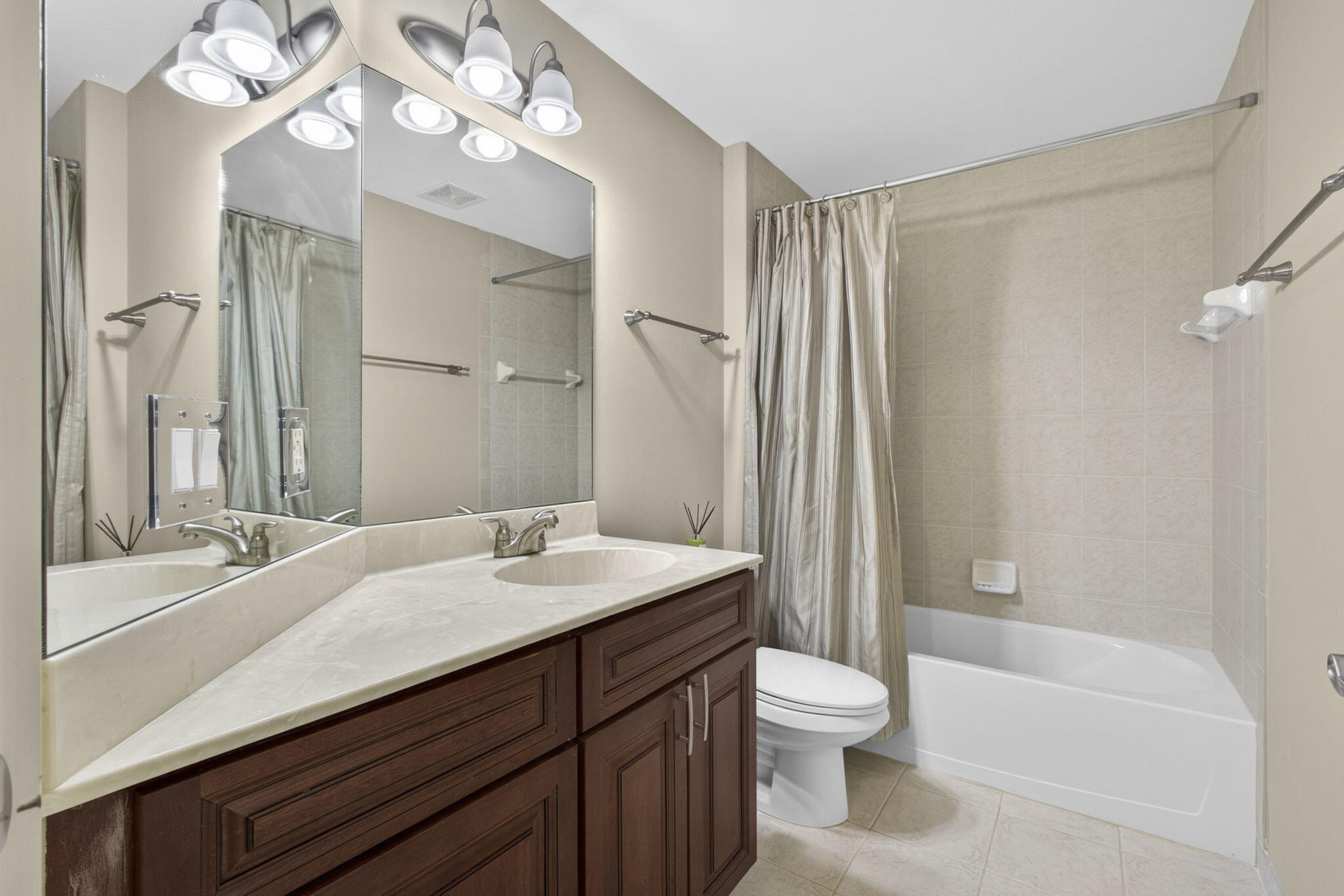 CASA DEL SOL OF TEQUESTA - Residential