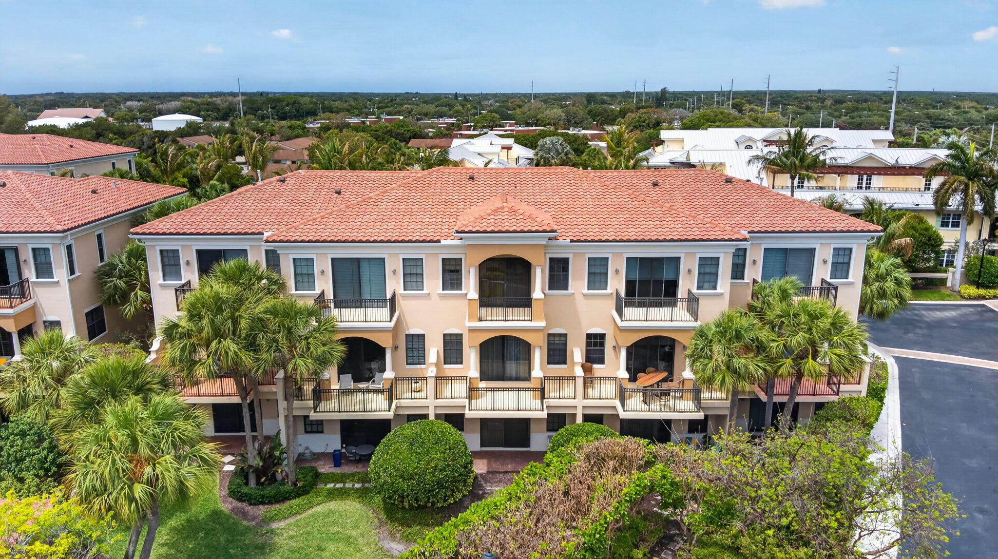 CASA DEL SOL OF TEQUESTA - Residential