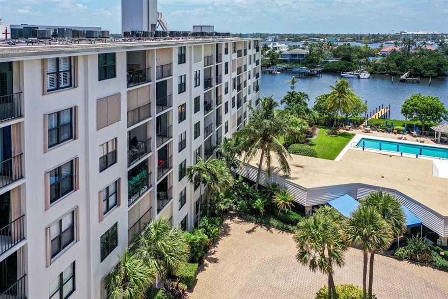 Welcome to this beautiful Waterfront community that offers resort style living and amenities that include heated pool, Jacuzzi, day boat dock, ocean access just across the street, monthly pest control & 24-hour front desk reception. In addition to the building the local amenities are endless! Enjoy oceanside dining at Pizza Al Fresco, a round of golf at the incredible Palm Beach Par 3, beachside breakfast at Benny's On The Beach, Spa treatments and much more.