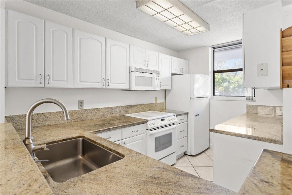 Palm Beach Harbour Club C - Residential Lease