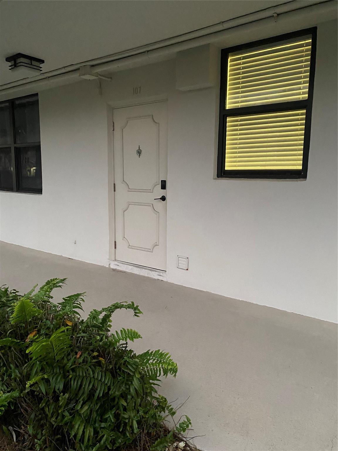 Palm Beach Harbour Club C - Residential Lease