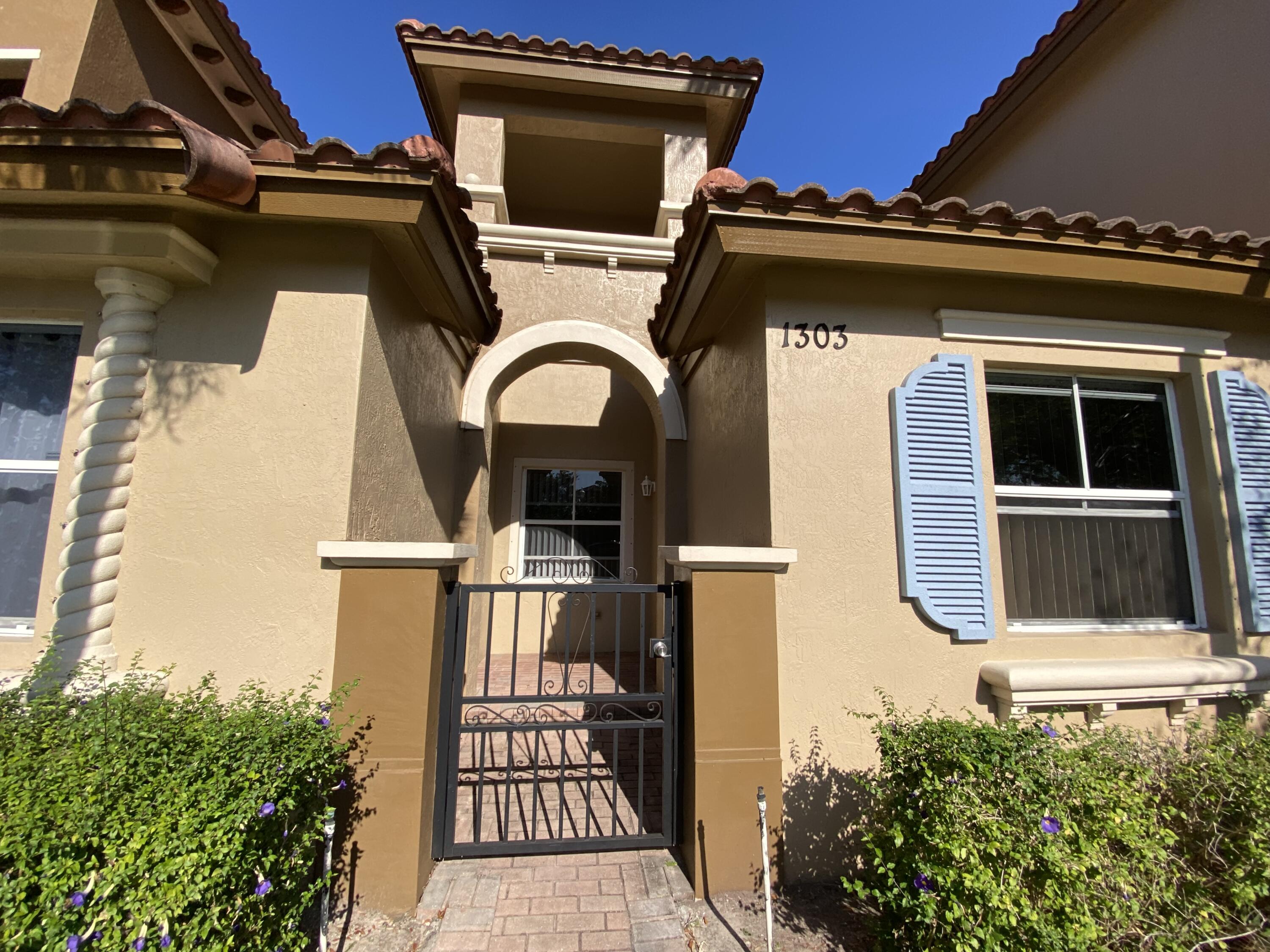 LINKS AT EMERALD DUNES CONDO - Residential Lease