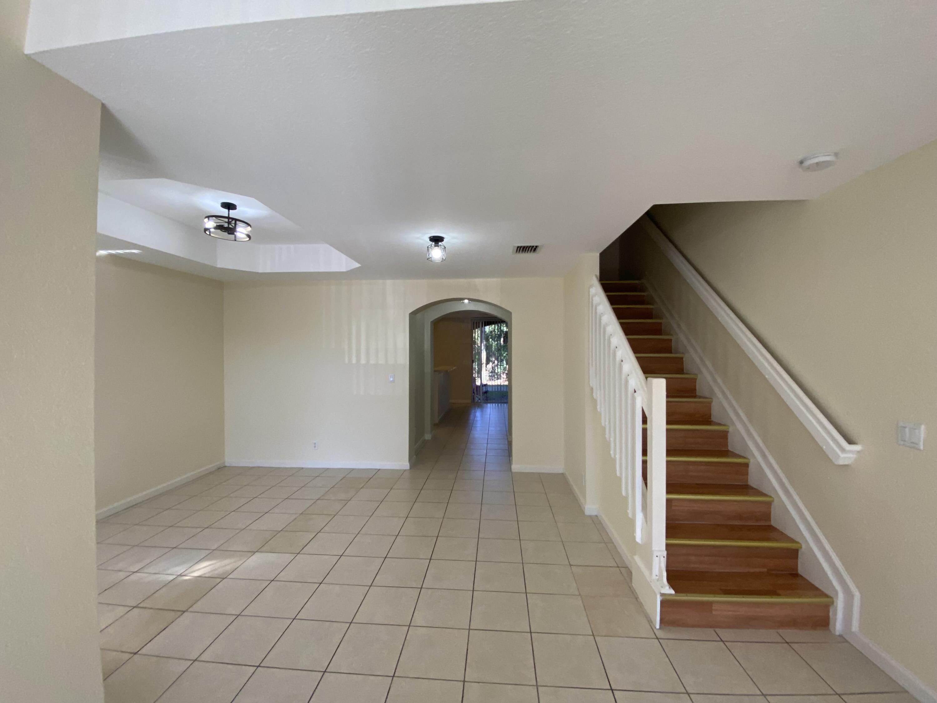 LINKS AT EMERALD DUNES CONDO - Residential Lease