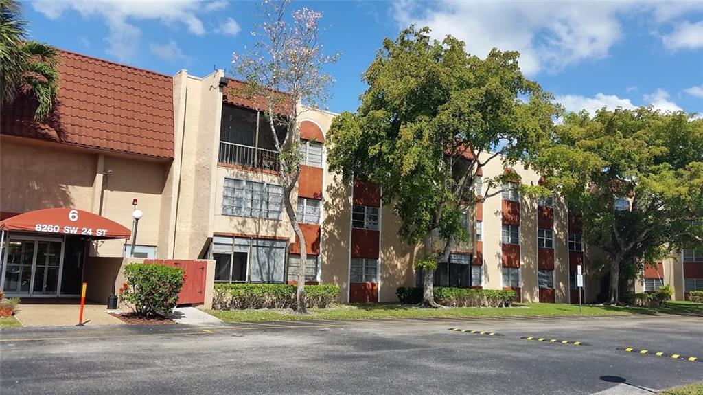 Oakbrook Village - Residential