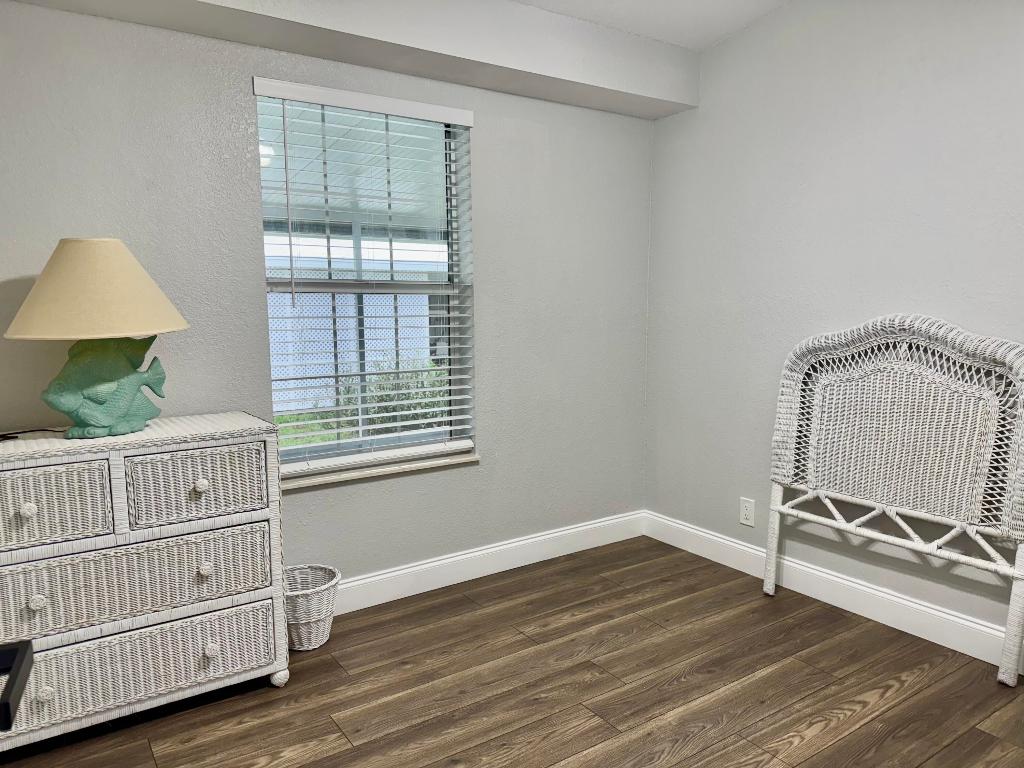 PALM VILLAGE RANCH - Residential