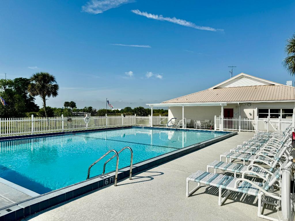 PALM VILLAGE RANCH - Residential