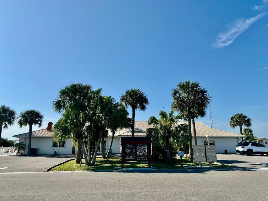 PALM VILLAGE RANCH - Residential