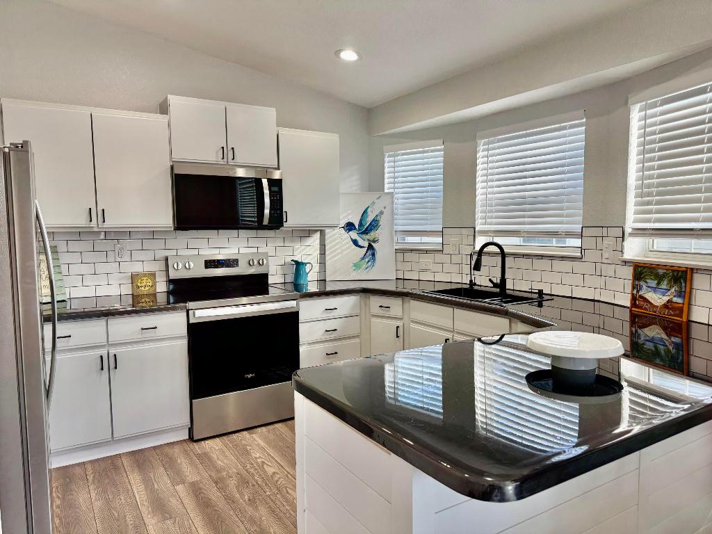 PALM VILLAGE RANCH - Residential