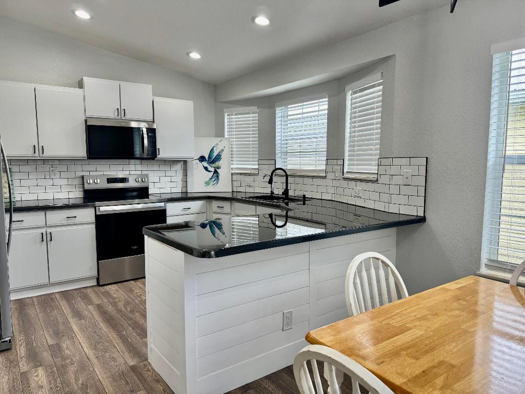 PALM VILLAGE RANCH - Residential