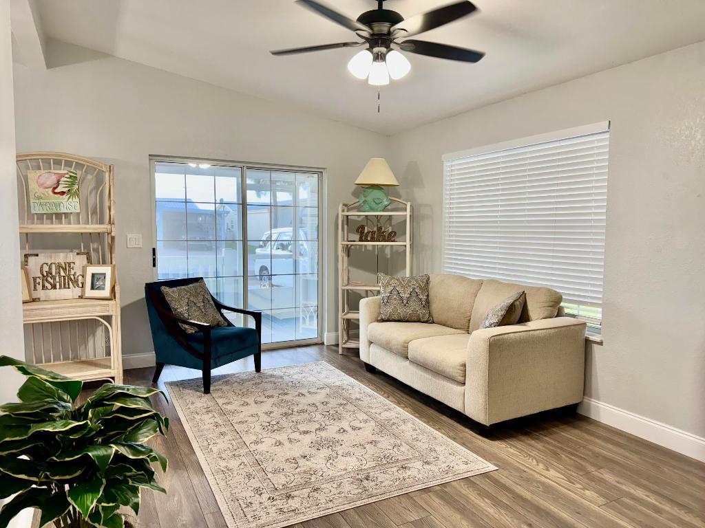 PALM VILLAGE RANCH - Residential