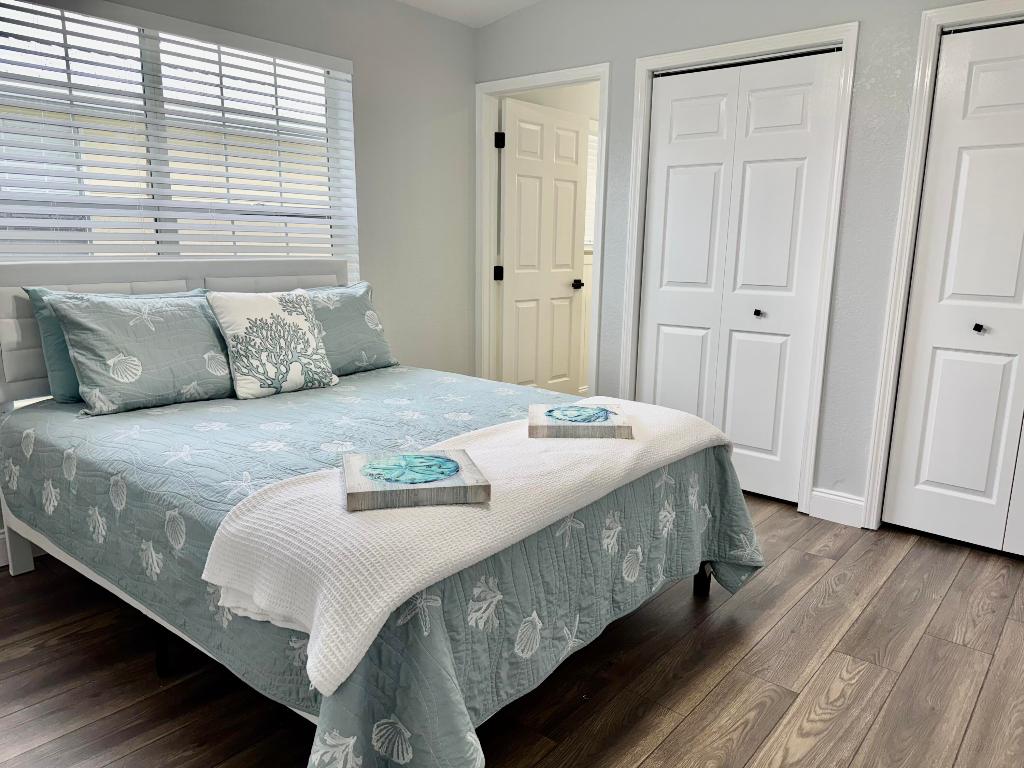 PALM VILLAGE RANCH - Residential